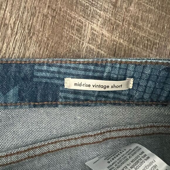 Wrangler Mid-Rise Vintage Short- Size 8 - Picture 3 of 10